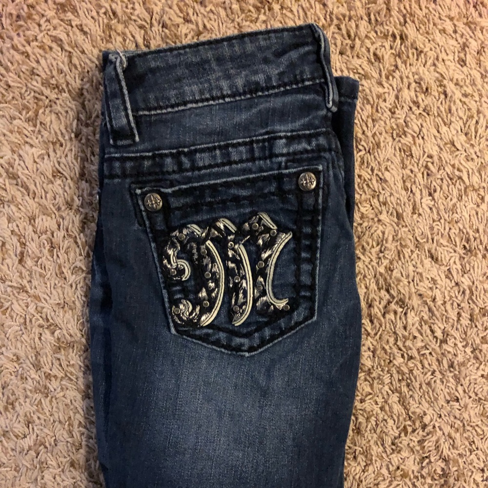 Women’s Miss Me jeans - Picture 2 of 3